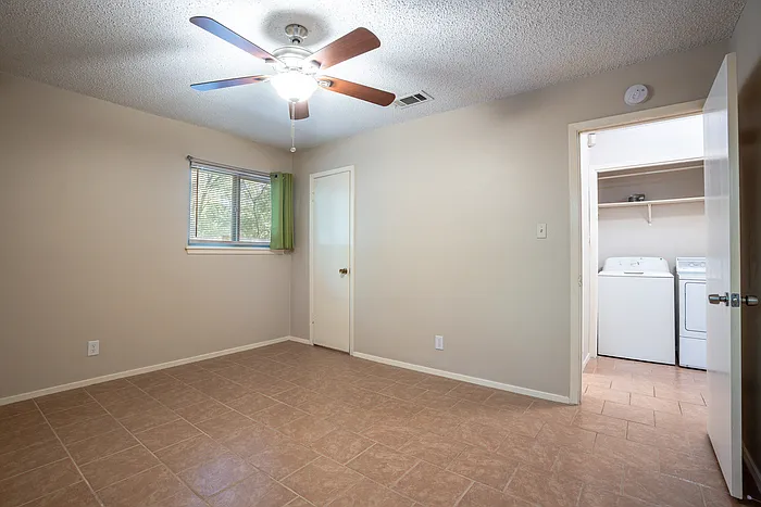 9104 Quail Creek Dr #B — Photo 15