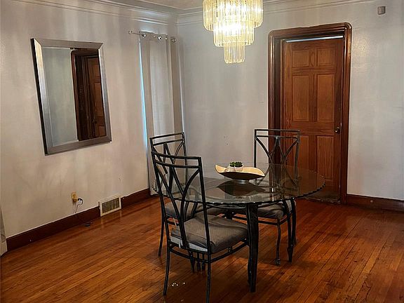 5th image of 18684 Greenlawn St NW