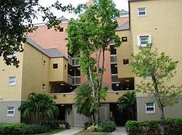 3rd image of 8215 Lake Dr #203