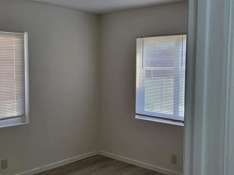 2506 Washington St — Photo 5