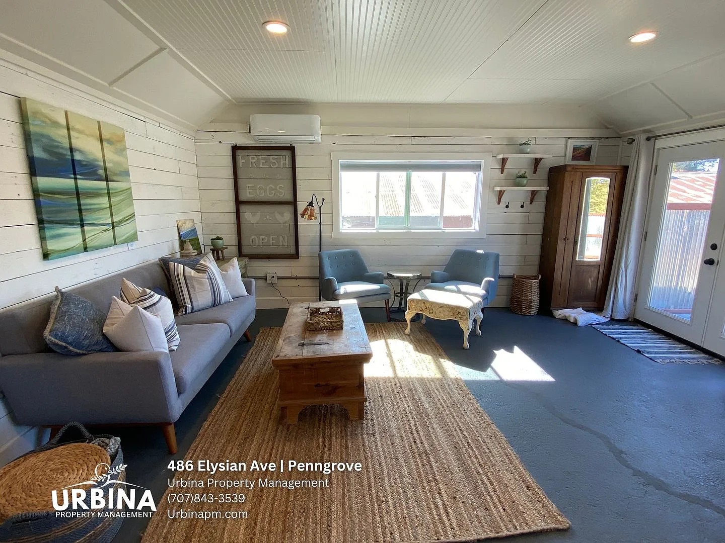 Charming Country Cottage with Private Yard and Utilities Included — Photo 3