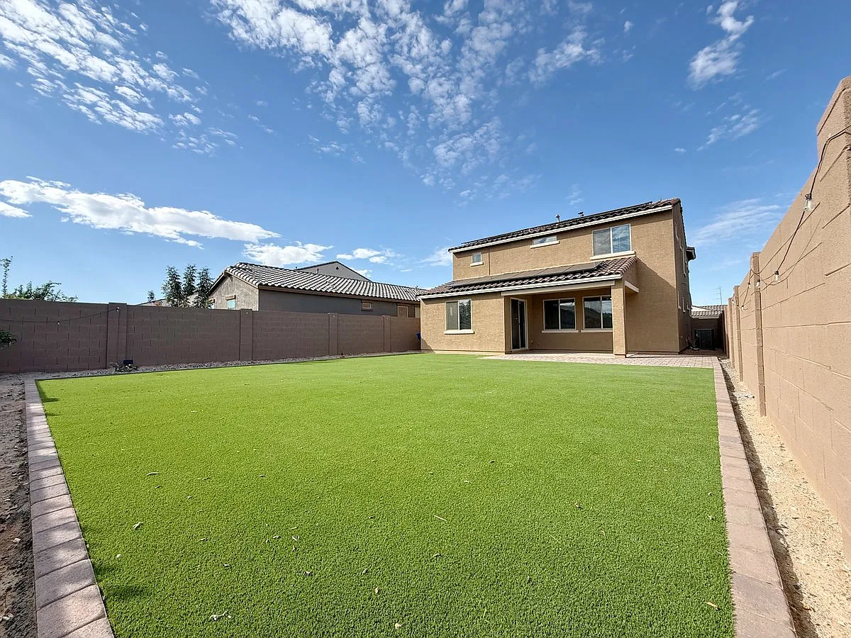 16759 W Canterbury Dr — Photo 4