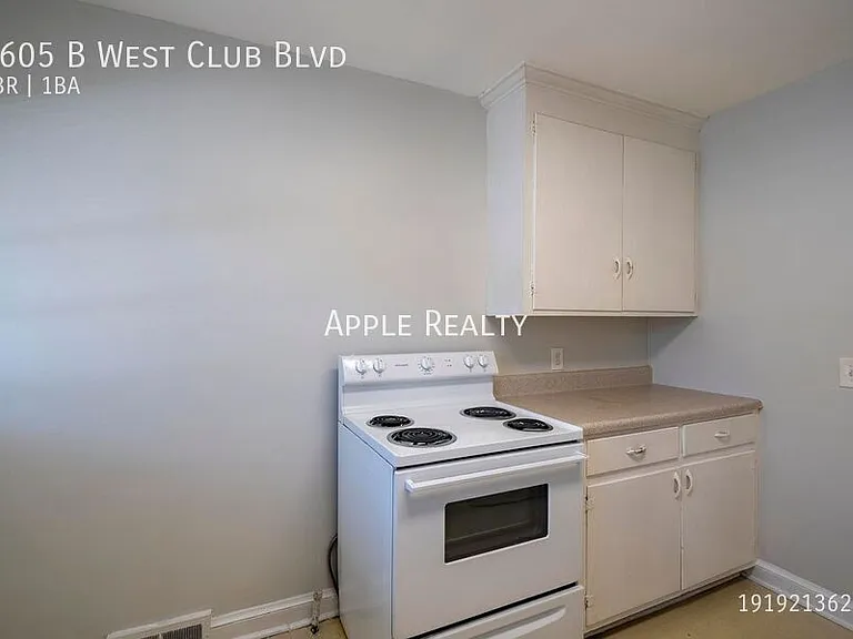 1605 W Club Blvd #B — Photo 10