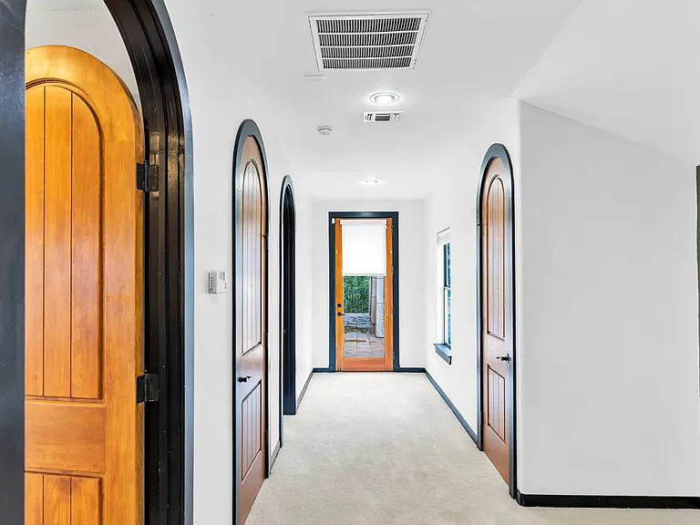 411 Cielo Cir — Photo 45