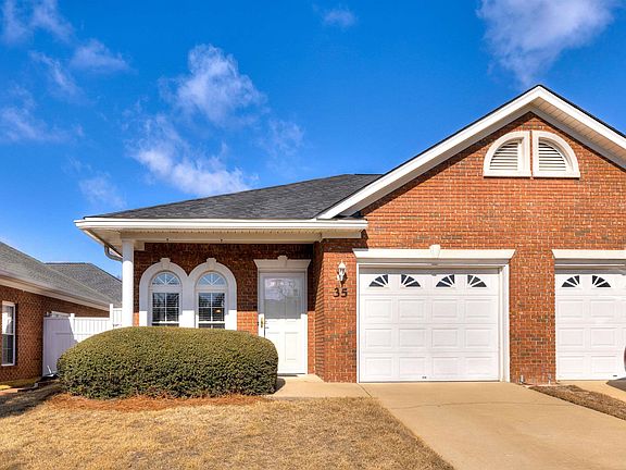 2nd image of 35 Crescent Moon Ct