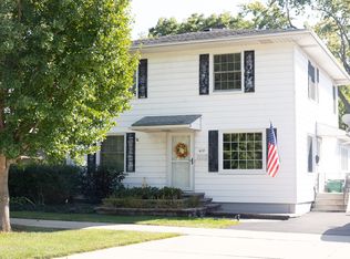 419 E 2nd St, Lockport, IL 60441