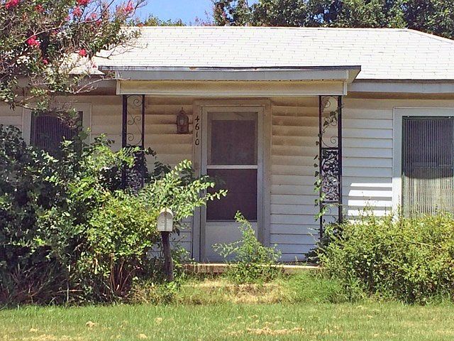 2nd image of 4610 White Oak Ln