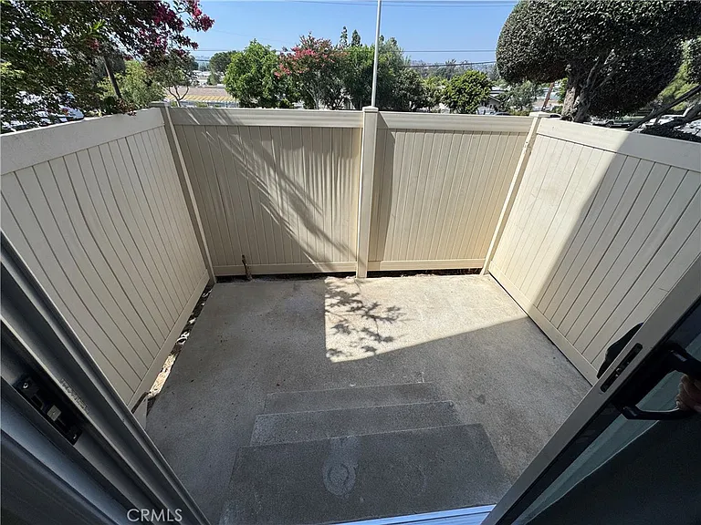 810 W Lambert Rd — Photo 8