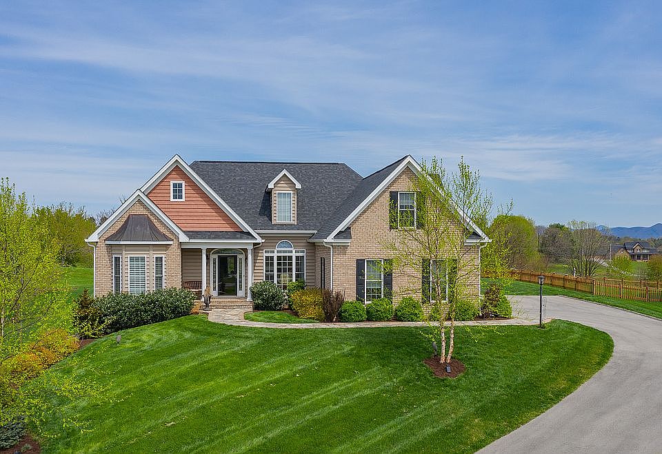 1st image of 238 Magnolia Ln