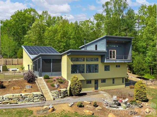 15 Sourwood Ln, Fletcher, NC 28732