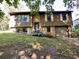 229 Davis Rd, Aliquippa, PA 15001