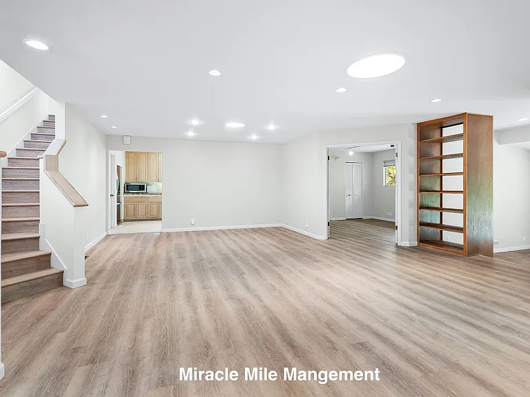 2503 Las Gallinas Ave — Photo 4
