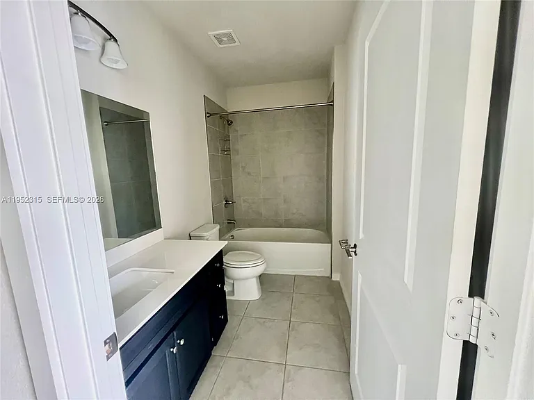 1045 NW 4th Ter #1045 — Photo 9
