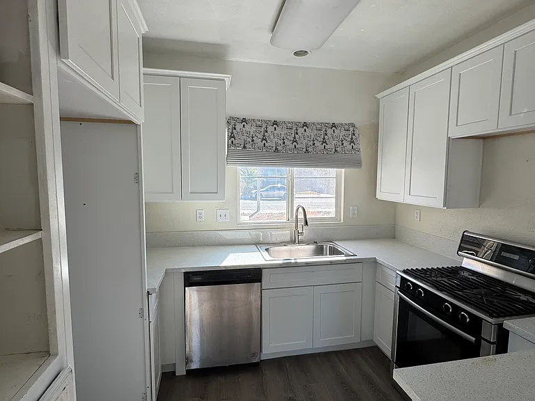Inyo Ct — Photo 2