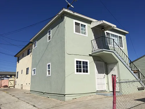 2722 Fairmount Ave Photo 1