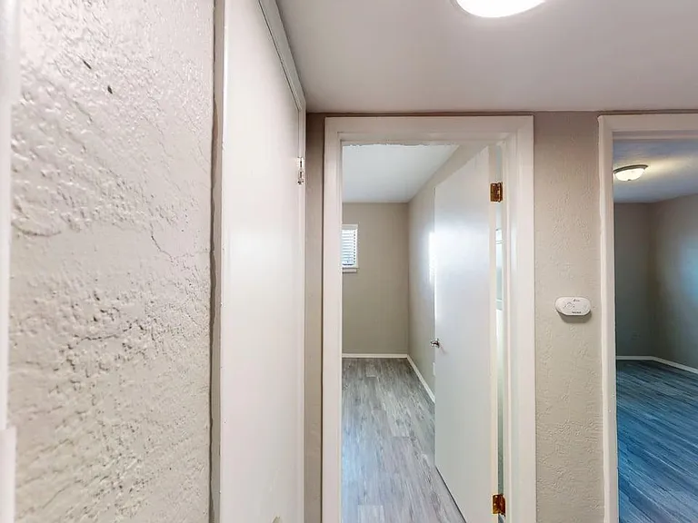 10216 Candelaria Rd NE — Photo 27