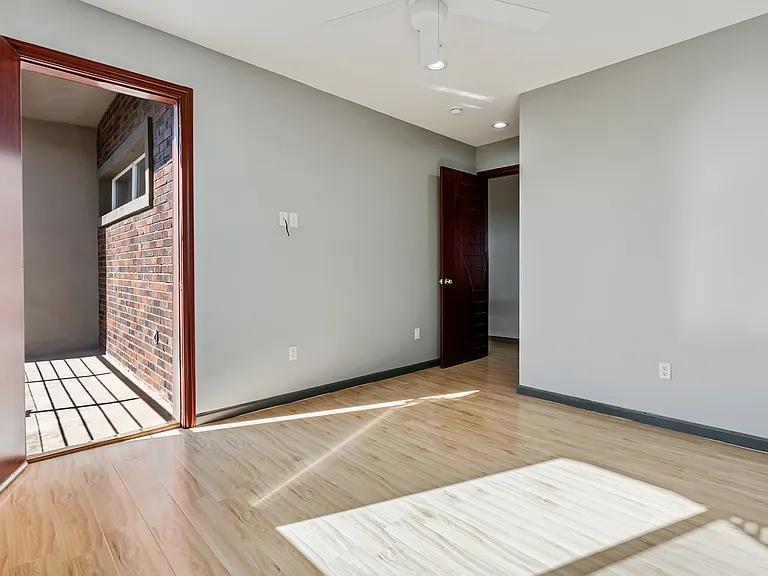 1805 N 51st St #307 — Photo 20