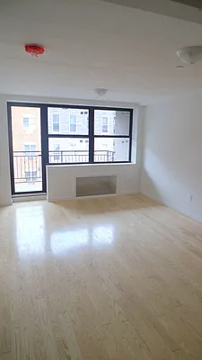 Rented by RES New York | media 18