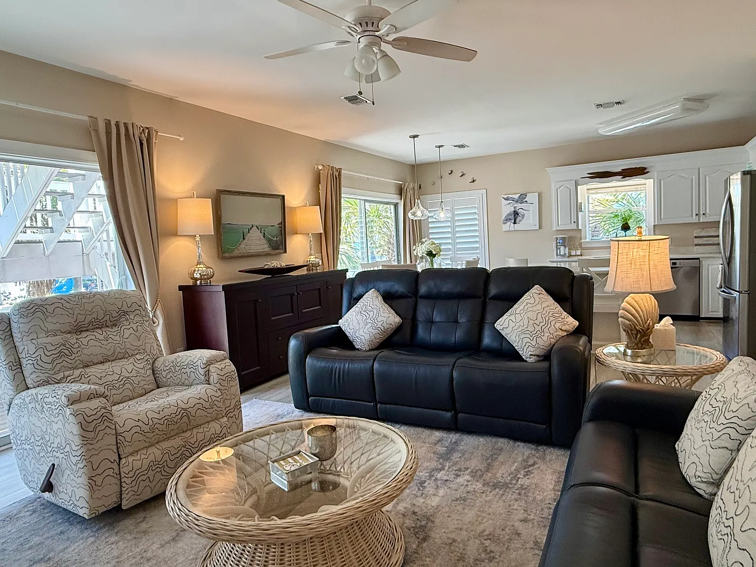 3 bed, 2212 sqft, $4,000 — Photo 3