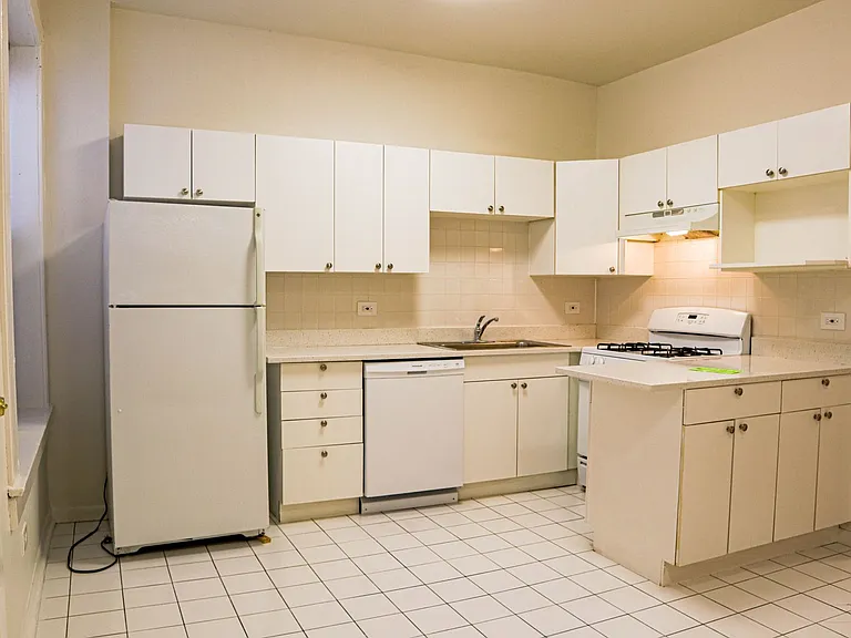 1400 W Taylor St — Photo 16