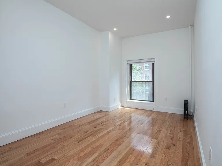 31 Bay State Rd #4 — Photo 14
