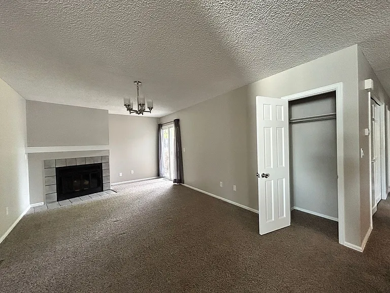 2436 Scott Ct — Photo 5
