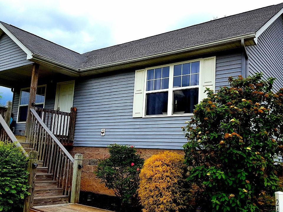 1st image of 24 Grandview Dr #24
