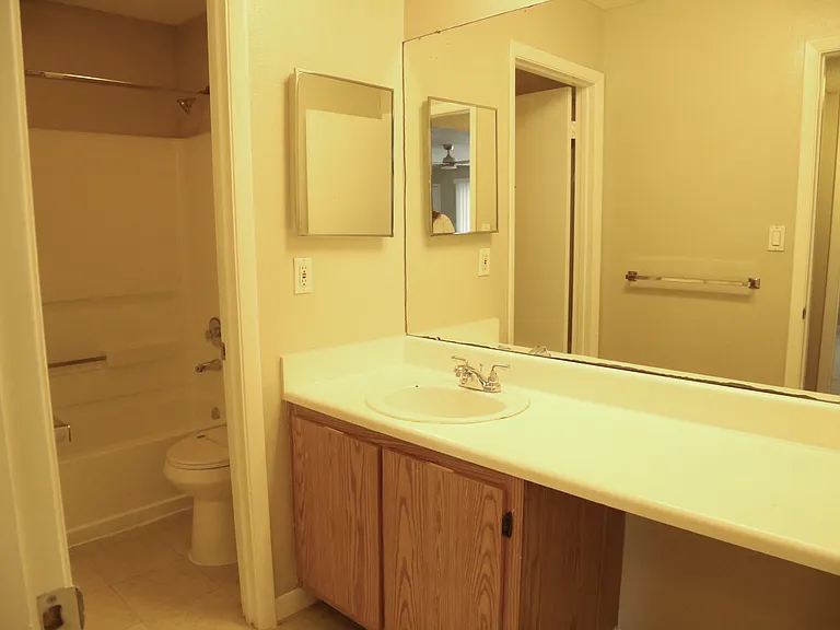 Full bathroom