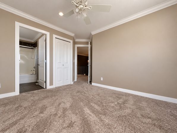 5 bedroom rental in Surrey — photo 23