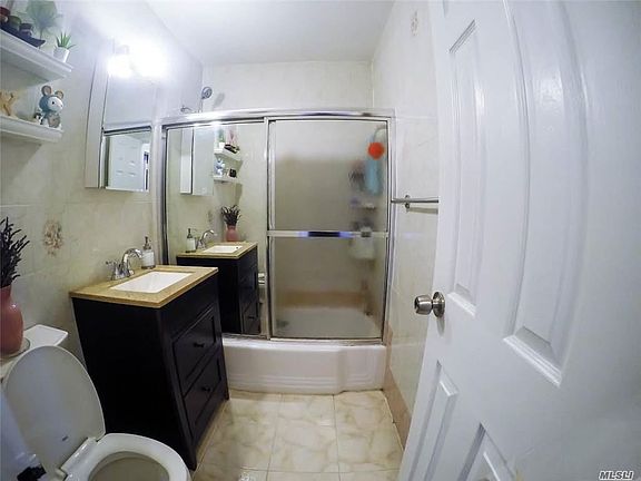 4th image of 5440 Little Neck Pkwy APT 4P