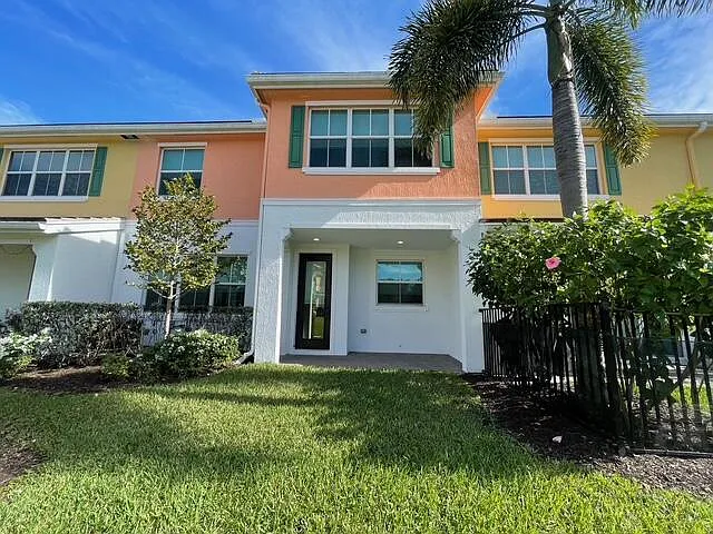 12921 Trevi Isle Dr — Photo 36