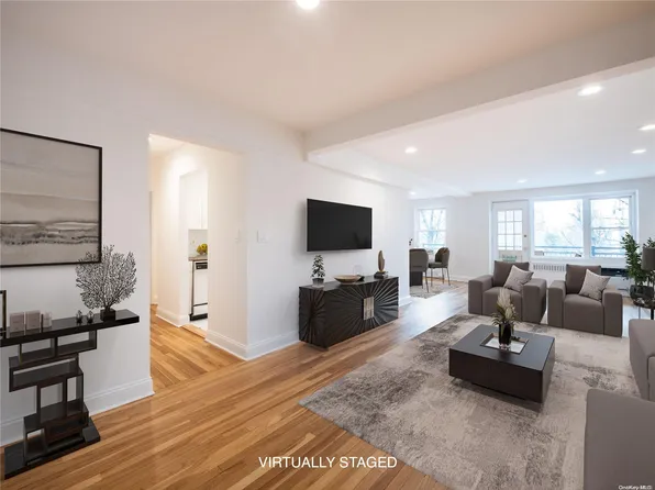 30 Stoner Avenue #2Q, Great Neck, NY 11021