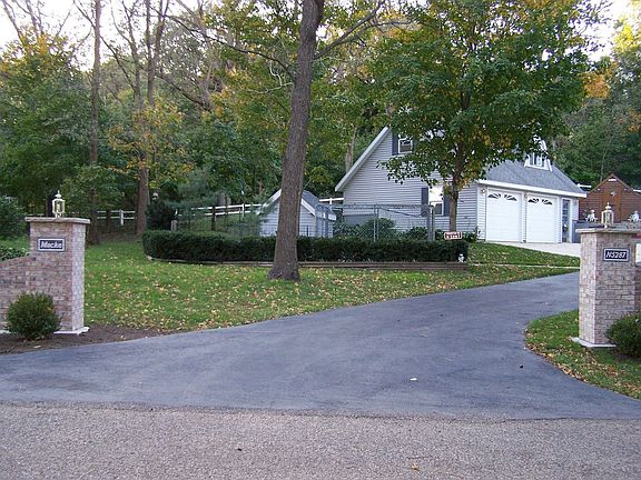 second garage and kennel 