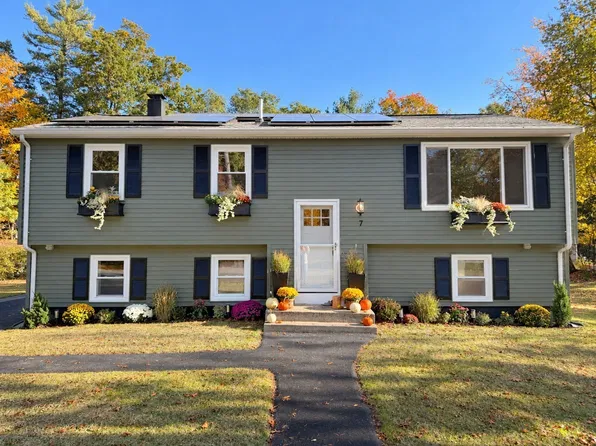 7 Bayberry Ln, Salisbury, MA 01952