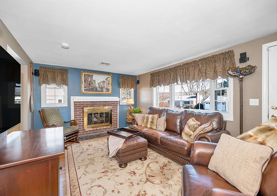 14 Burnham Rd, Lowell, MA 01852 Zillow