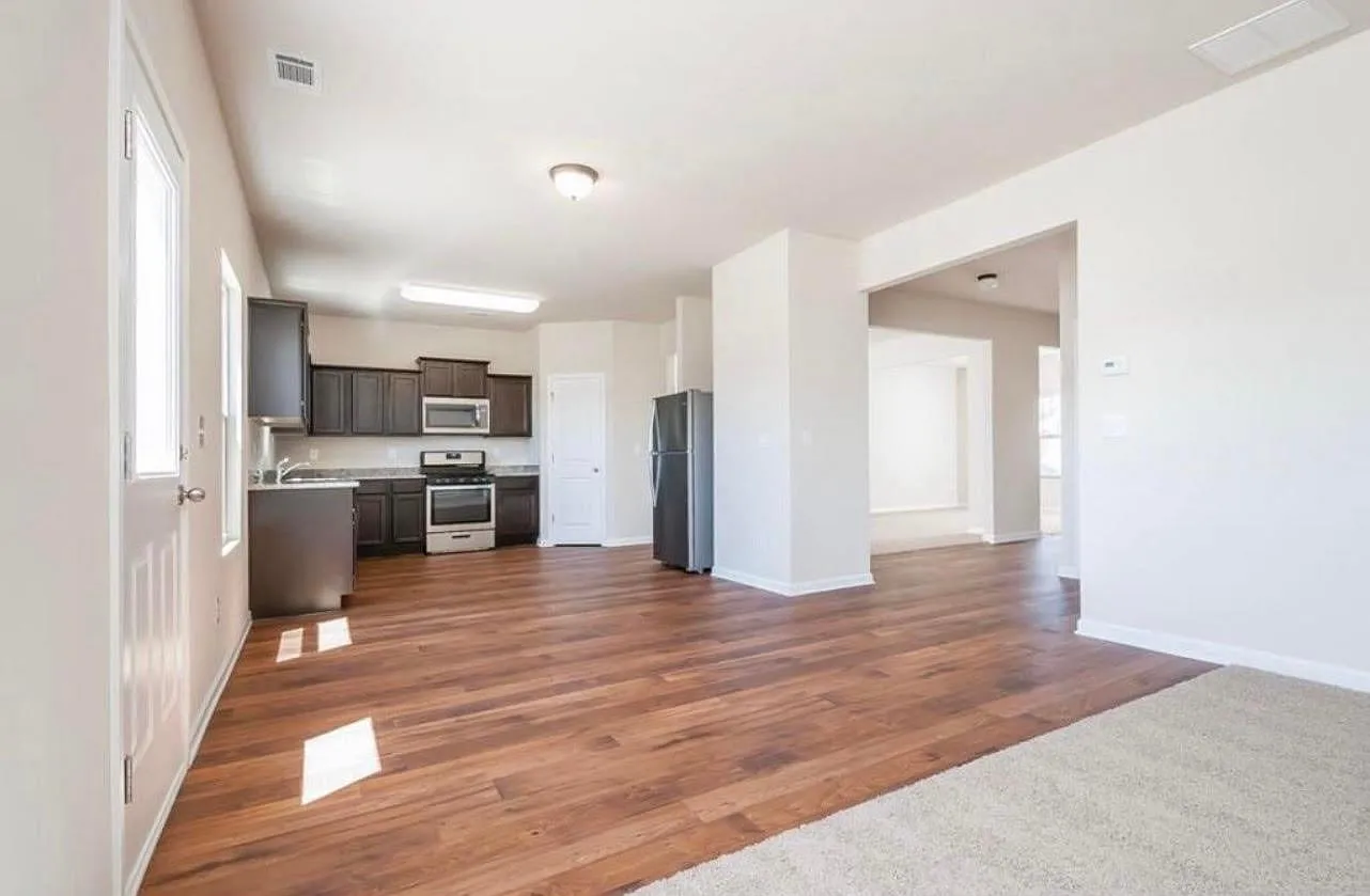 816 Independence Ave — Photo 3