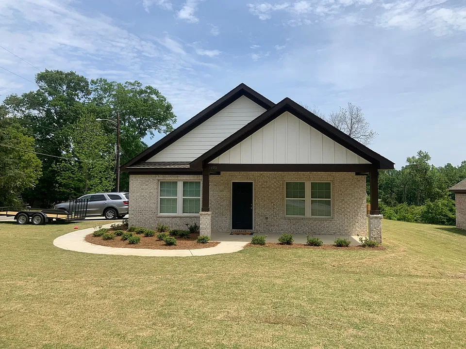 1405 Spring Dr