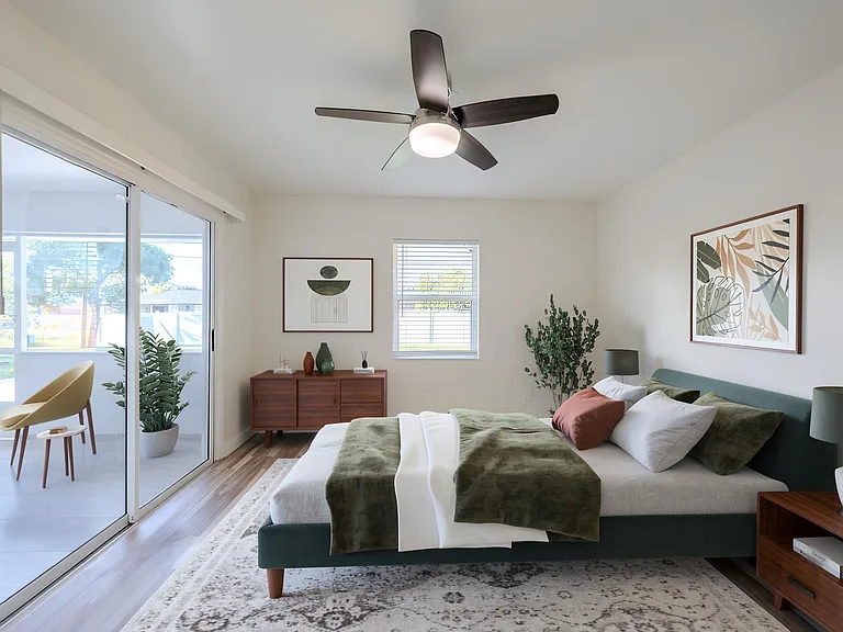 651 SE Degan Dr — Photo 18