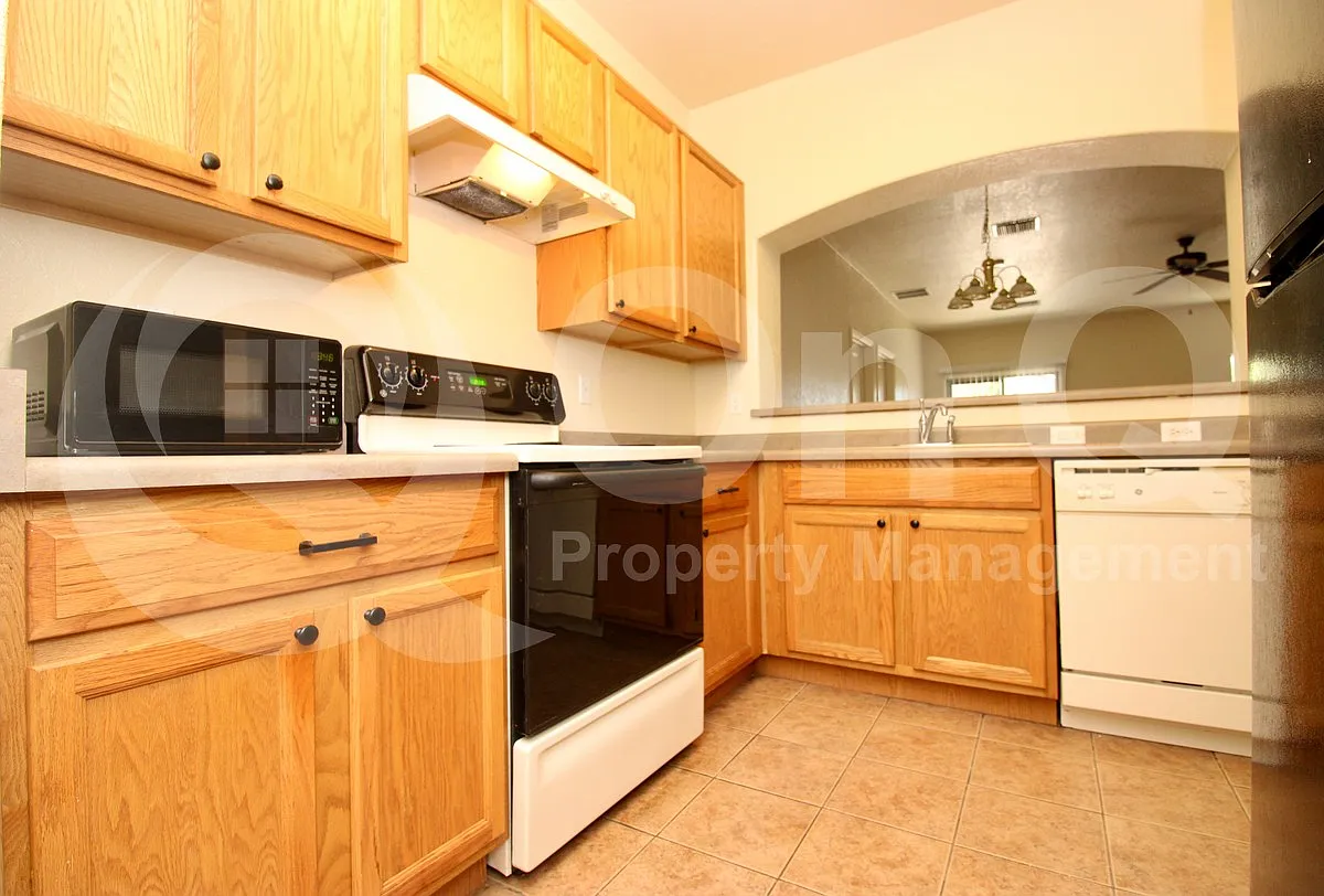 3 bed, 2.0 bath, 1265 sqft, $1,699 — Photo 4