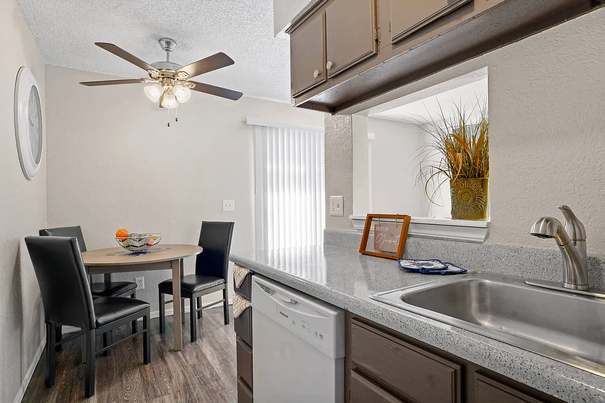 Building Photo - Diamond Creek Apartments