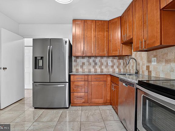 4th image of 9718 Kingsbridge Dr APT 103