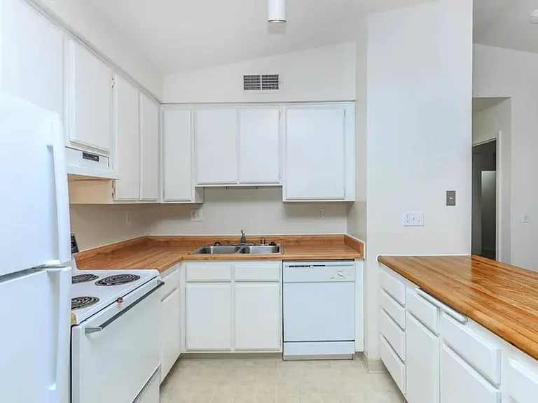 Beechwood Apartment Homes — Photo 49