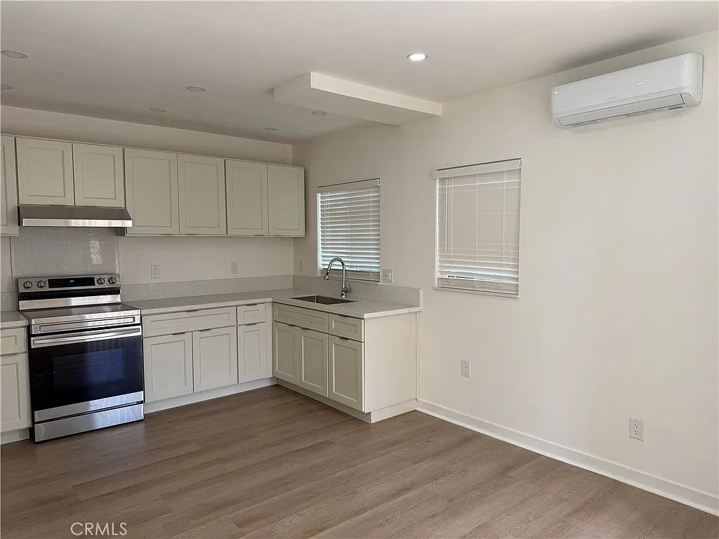 1 bed, 414 sqft, $2,500 — Photo 4