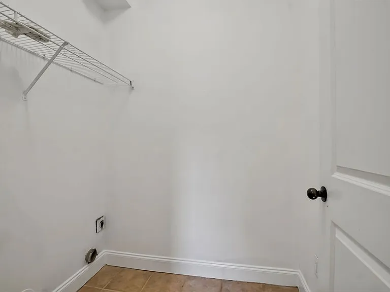 710 Valley St — Photo 26