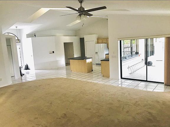 4th image of 2391 SE Floresta Dr