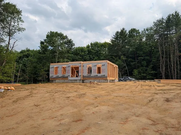 85 Fairview Drive, Pittsfield, NH 03263