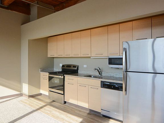 4th image of 925 W Huron St APT 524