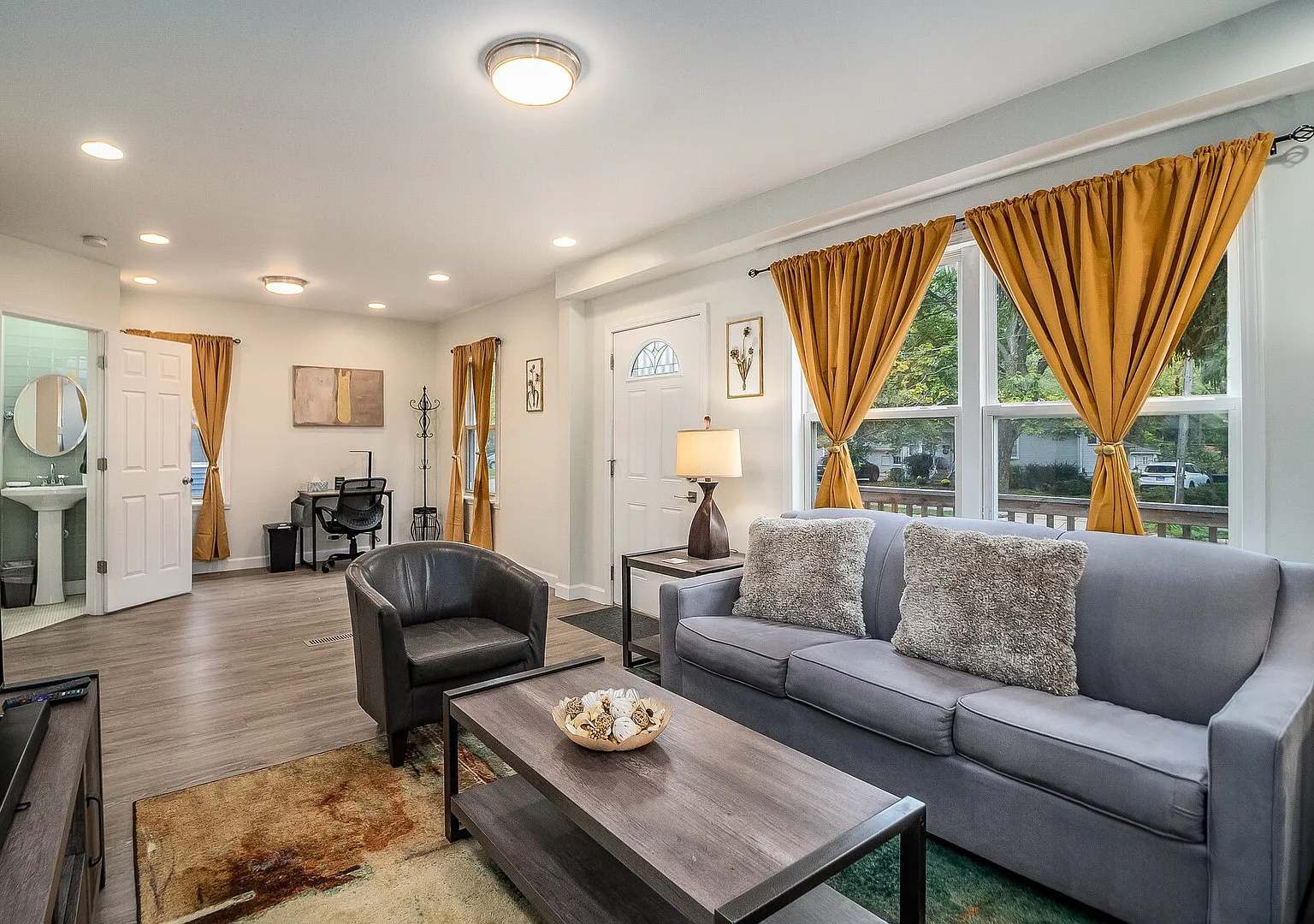 Villa Park Rental - W School St — Photo 3