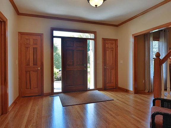 5th image of 122 Misty Oak Pl