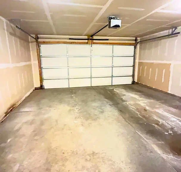 2861 Western Ave — Photo 9